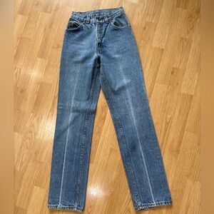Vintage 90s Levi’s Made in USA High Rise Mom Jeans 22”